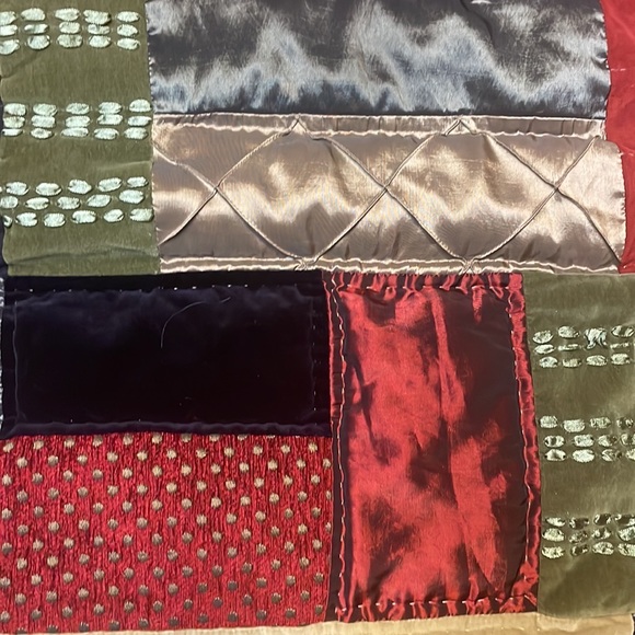 Quilted throw in gorgeous colors - Picture 2 of 7